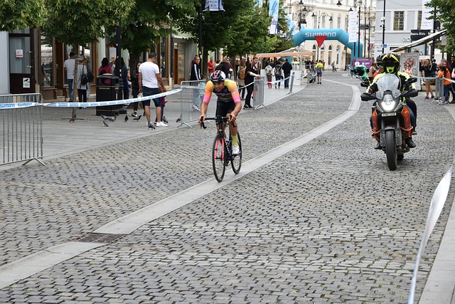 击败伯恩利 击败伯恩利